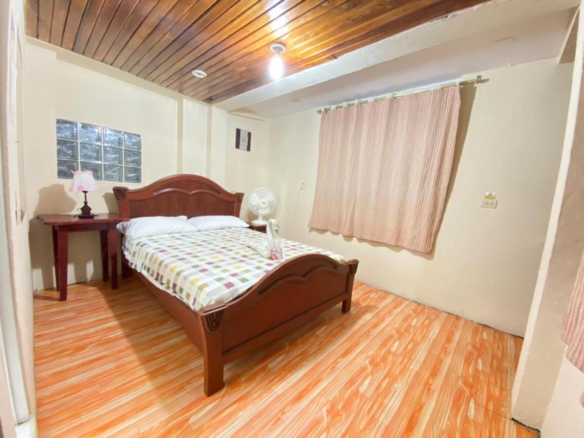 Historico Hostal Elizabeth Puerto Ayora  Kültér fotó