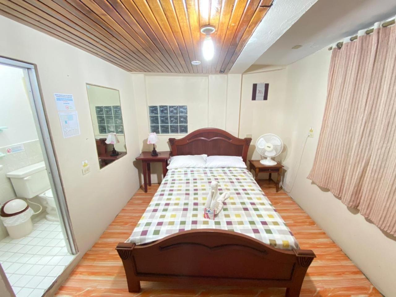 Historico Hostal Elizabeth Puerto Ayora  Kültér fotó