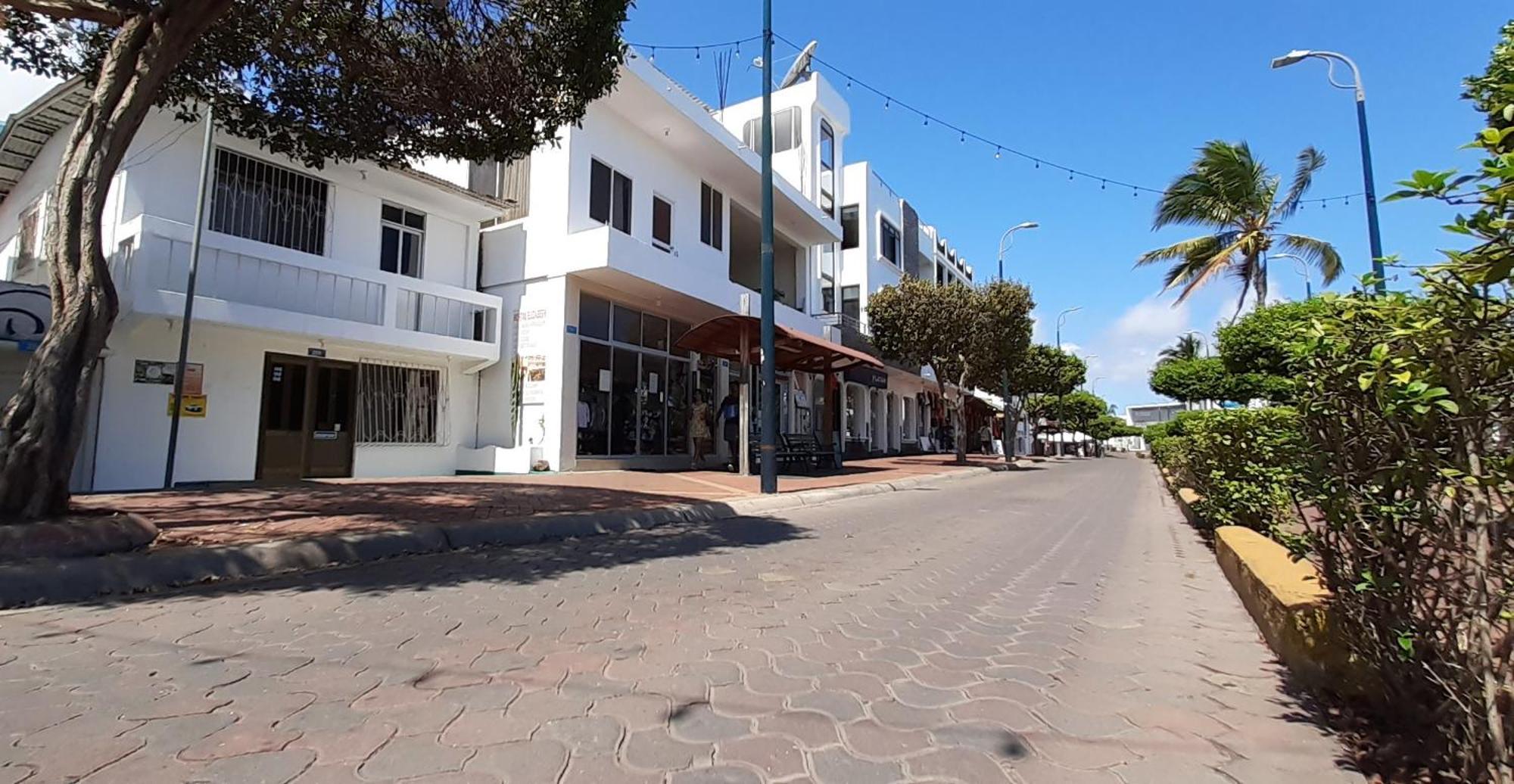 Historico Hostal Elizabeth Puerto Ayora  Kültér fotó